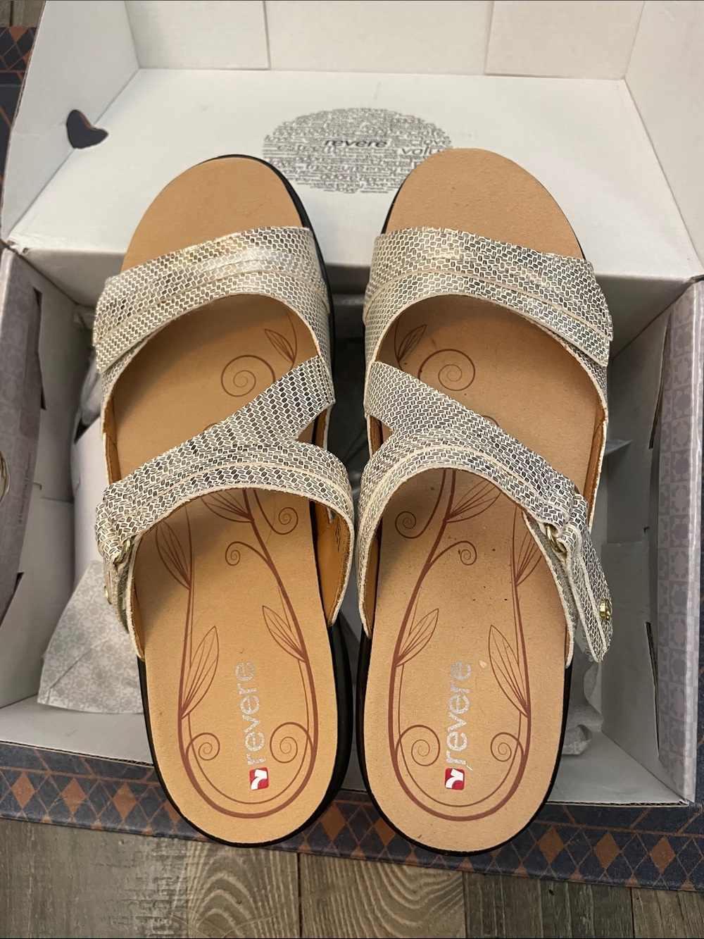 Revere Women's Shimmery Gold Crisscross Comfort Sandals